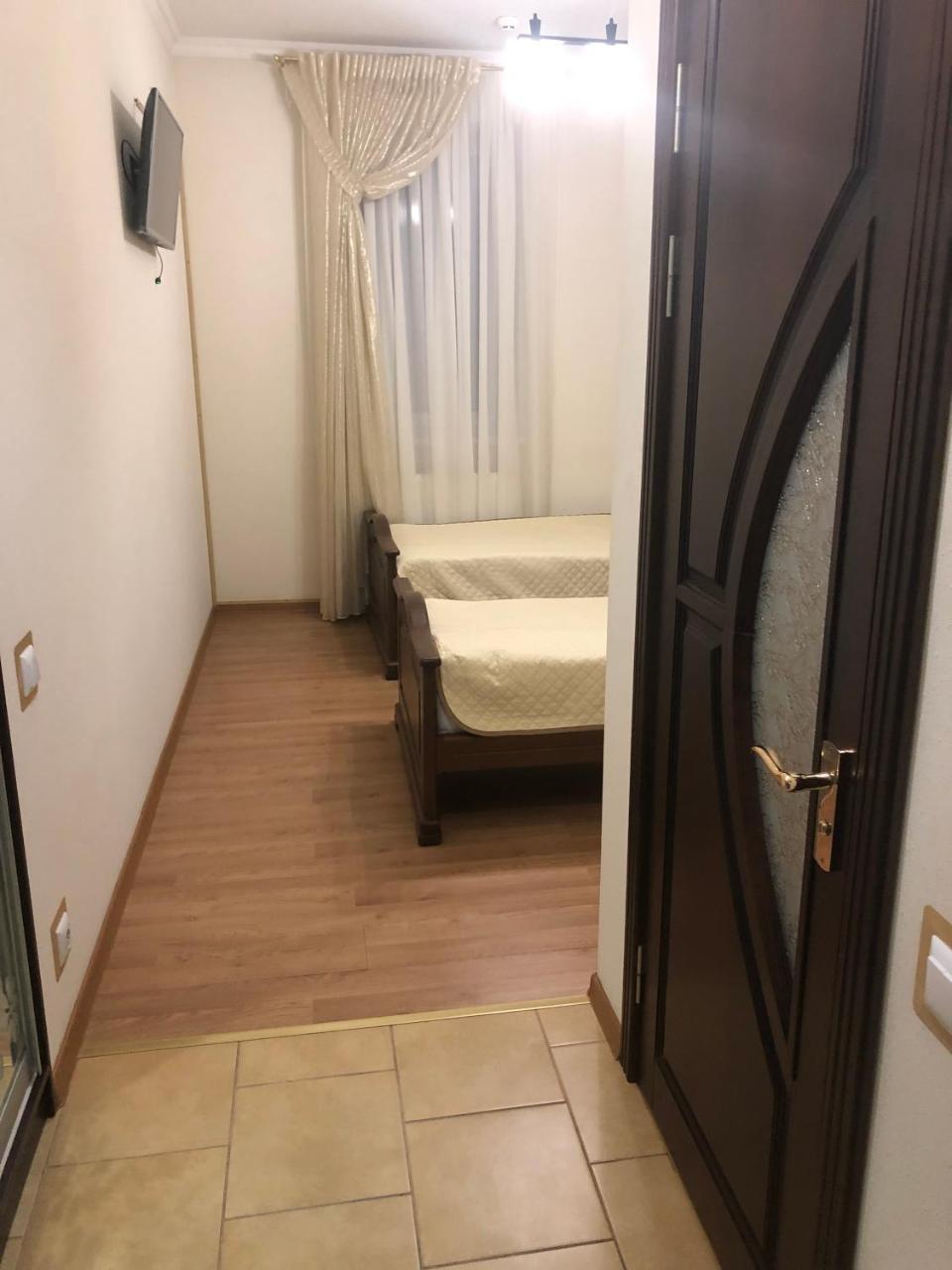 Motel Sarny  エクステリア 写真