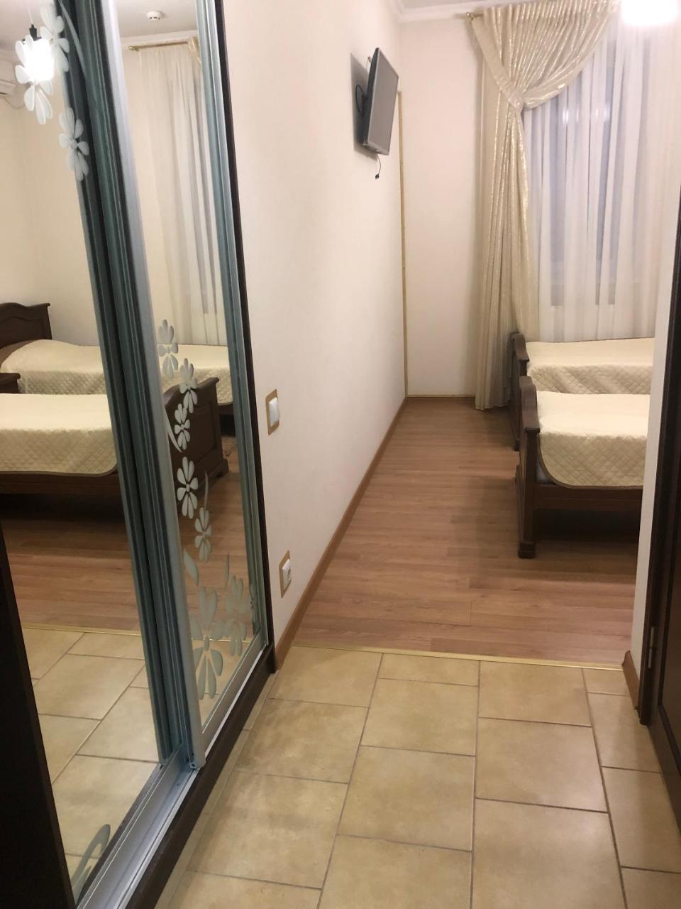 Motel Sarny  エクステリア 写真