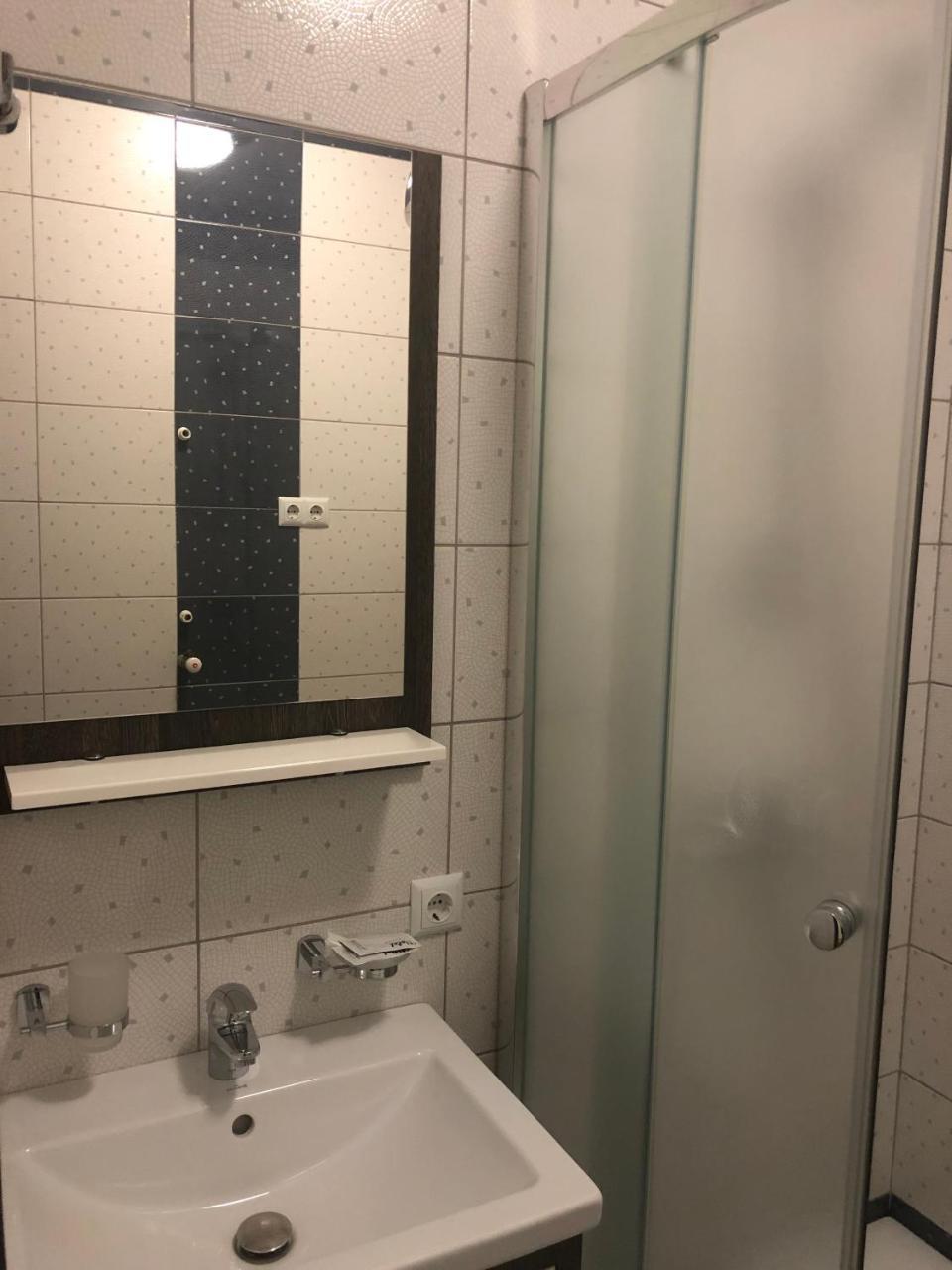 Motel Sarny  エクステリア 写真